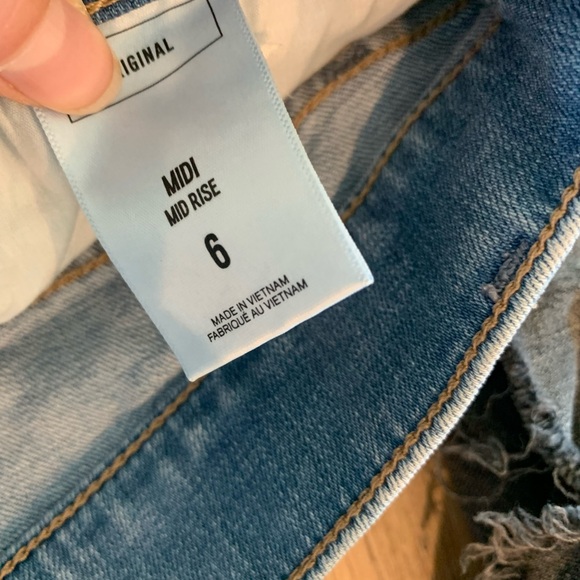 2 Pairs of Express Mid Rise Jean Shorts - Picture 6 of 7
